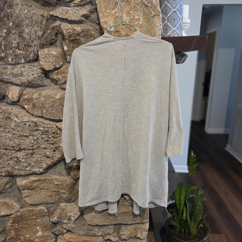 DONNI. Women's Soft Gray Open Cardigan - Picture 4 of 5